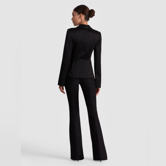 Alice + Olivia The Sculpt Blazer in Black 12 - Picture 8 of 10